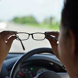 One in Four Canadians Admit to Driving Without Their Glasses